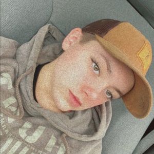 Meet your Posher, Desirei